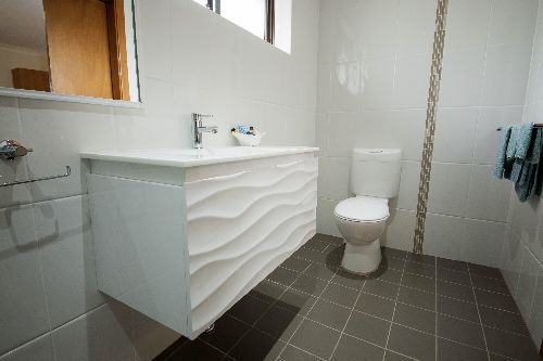 Ensuite bathroom in the Queen Room